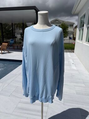 aerie medium oversized Pale Blue Crewneck Sweater sweatshirt s14